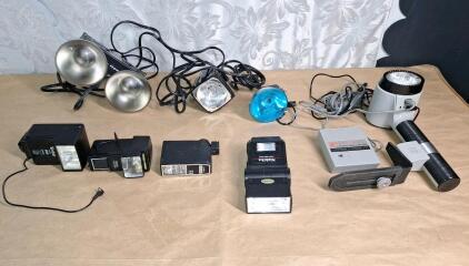 Lot Of Assorted Vintage Photography Flashes