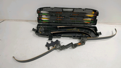 Martin Leopard 62" Takedown Recurve Bow Set w/ 8 Carbon Arrows, Hard Case, Arm Guard
