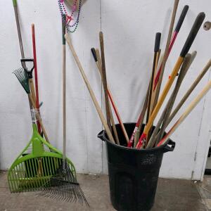 Lot of 12+ Leaf & Garden Rakes with Mixed Handles and 32-Gallon Utility Bin