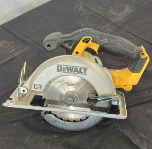 Dewalt Cordless Circle Saw 20v NO Battery, unable to test