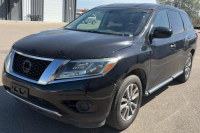 2014 NISSAN PATHFINDER - 4X4!