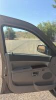 2005 JEEP GRAND CHEROKEE - LEATHER SEATS! - 9