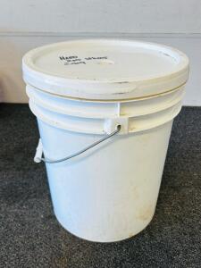 Hard Red Wheat 2009 &ndash; 5-Gallon Ropak Food Grade Storage Bucket