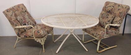 Vintage 3-Piece Metal Mesh Patio Set With Round Table And Two Chairs 36"Round table