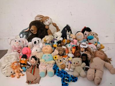 40+ Assorted Vintage Plush & Stuffed Animals &ndash; Barbie, Bugs Bunny, Cabbage Patch, Ty & More