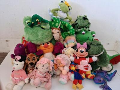 Plush Toys &ndash; Frogs, Disney Minnie Mouse, Barney, Dolls, Geoffrey Giraffe & More, 20 Pieces