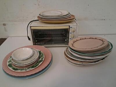 Hamilton Beach 6-Slice Toaster Oven/Broiler, & Assortment Of Plates