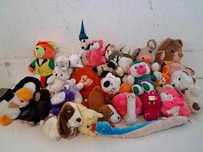20+ Assorted Plush Stuffed Animals &ndash; Various Animals & Characters