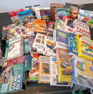Vintage PC Boxed Software &ndash; Microsoft Windows Me, PartitionMagic, Typing Tutor & More (CD-ROM)