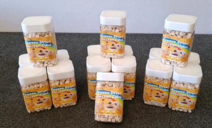 Meaty Feast Freeze Dried Chicken Cube Pet Treats, 5Oz (140g) Jar, For Dogs & Cats, 100% Chicken