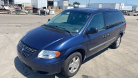 2005 Dodge Caravan - Spacious!