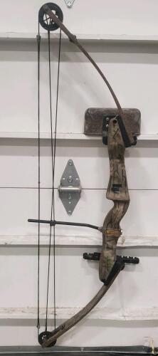 Hoyt USA Compound Bow, Camo Finish, RH, 50-70 lb Draw