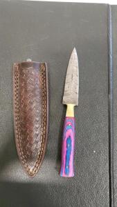 Custom Damascus Steel Fixed-Blade Knife with Dyed Wood Handle and Leather Sheath