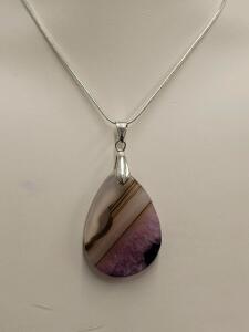 (1) Multicolored Geode Gemstone Necklace