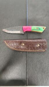 Custom Damascus Fixed-Blade Knife 4.5" Blade, Full Tang, Dyed Wood Handle, Leather Sheath