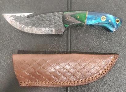 Custom Fixed-Blade Damascus Hunting Knife with Resin Handle and Leather Sheath