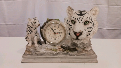 Crosa Quartz White Tiger Figurine Mantel Clock &ndash; Resin, 14"x9", Battery Powered