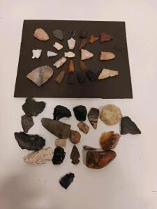 27 Native American Arrowheads & Stone Tools Collection &ndash; Flint, Obsidian, Agate &ndash; With Display Board