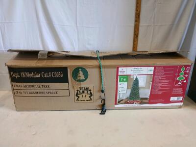 Holiday Time 7-Ft Branford Spruce Cashmere Artificial Christmas Tree, 500 Branch Tips, Hinged Branches