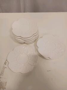 Bordallo Pinheiro Gerbera White Dessert/Bread Plates, Set of 9 Portugal, Floral Petal Design