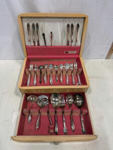 1847 Rogers Bros Silverplate Flatware Set with Wooden Case, Service for 6 Sp-14