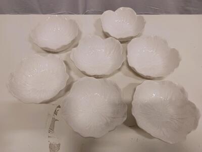 Williams-Sonoma Portugal White Flower-Shaped Ceramic Bowls, Set of 7