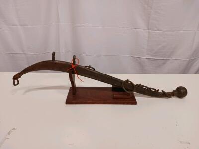 Antique Iron Steelyard Balance Scale with Wooden Stand, 19th Century, 20&ndash;26 Inches