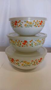 Pyrex Wildflower 3-Piece Mixing Bowl Set with Lids, 1-2.5 Quart Sizes, Vintage 1977-1984