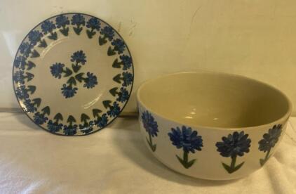 Louisville Stoneware &ldquo;Cornflower Blue&rdquo; Plate & Mixing Bowl, Hand-Painted, Made in Kentucky ( SP 11 )