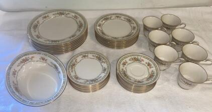 Noritake Ivory China Homage 7236 Dinnerware Set, 29 Pieces, Japan, Floral Gold Trim ( SP 11 )