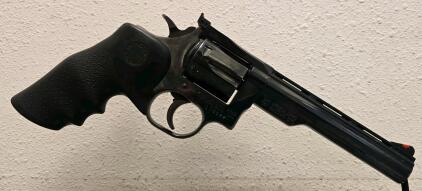 Dan Wesson Model 15-2 .357 Magnum Revolver, 8" Barrel, Blued Finish, Hogue Grip