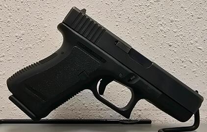 Glock 19 Gen 3 9mm, Austria, Semi-Auto Pistol, Serial FM048US, Standard Sights