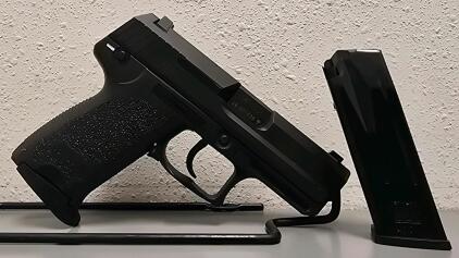 Heckler & Koch USP Compact .40 S&W, DA/SA, 3.58" Barrel, Serial 26-007536