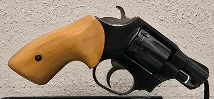 High Standard Sentinel MK IV .22 Magnum Revolver, 2.75" Barrel, 9-Shot, Wood Grip, S2921