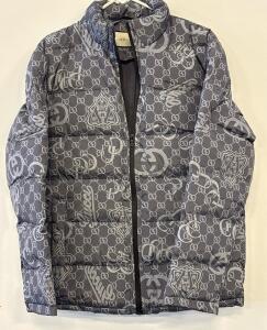 Gucci XL Grey Monogram Puffer Jacket &ndash; All Over GG Logo, Viscose Lining, Zip Closure, Tagged