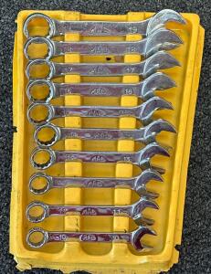 MAC Tools 10-Piece Metric Combination Wrench Set, Sizes 10mm-19mm, Knuckle Saver Design