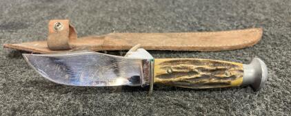 Case Fixed-Blade Hunting Knife With Stag Handle And Leather Sheath