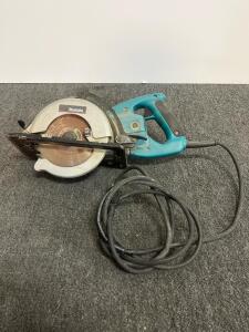 Makita 5277NB 7-1/4" Circular Saw, 15A, 120V, 4,300 RPM, Magnesium, Serial C40989W057, Working