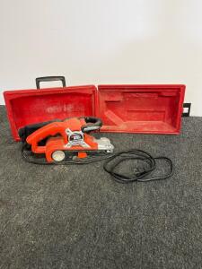 Black & Decker DS321 Belt Sander, 7A, 3"x21" Belt, 800 FPM, Dust Bag, Case, Corded, Working