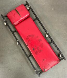 MAC Tools Mechanic&rsquo;s Creeper, 6 Casters, Red Vinyl Padding, Black Steel Frame