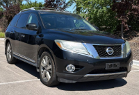 2014 NISSAN PATHFINDER - SUNROOF!