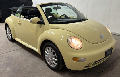 2004 VOLKSWAGEN BEETLE - 84K MILES! CONVERTIBLE!