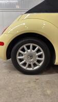 2004 VOLKSWAGEN BEETLE - 84K MILES! CONVERTIBLE! - 28