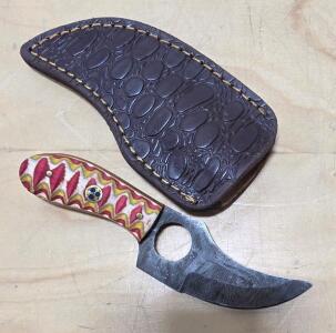 (1) Fixed Blade Damascus Steel Skinning Knife With Wood Handle And Sheath