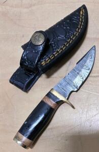 (1) Fixed Blade Damascus Steel Utility Knife With Resin Handle And Sheath