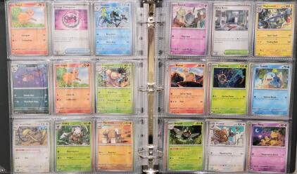 HUGE Binder of 160+ Pok&eacute;mon Cards w/ Tons of Holos and Rares