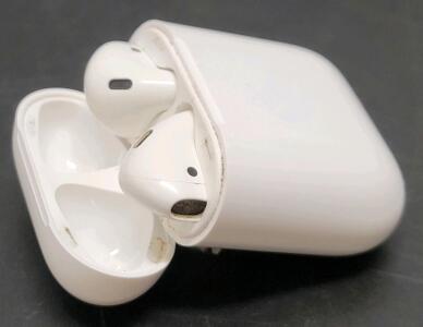Apple Airpods 2gen, Powers On