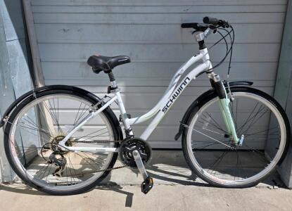 Schwinn Trailway Hybrid Bike, 21-Speed, 700c Wheels, Front Suspension