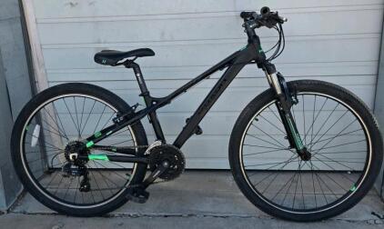 Haro Flightline One Hardtail Mountain Bike, 26" Wheels, 21-Speed, 2013 Model
