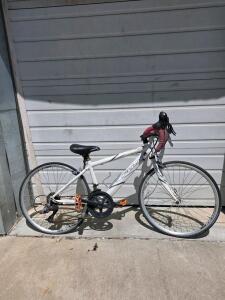 Fuji Ace 24 Youth Road Bike, Aluminum Frame, 24&rdquo; Wheels, Shimano 14-Speed, Caliper Brakes
